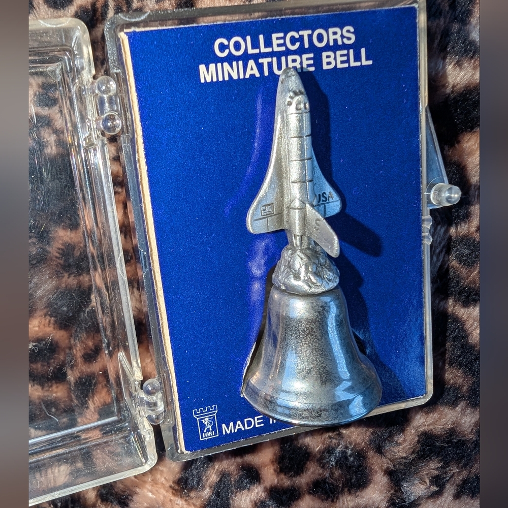 VTG 1981 COLLECTABLE SPACE SHUTTLE STEEL SILVER TONE BELL - Picture 3 of 11